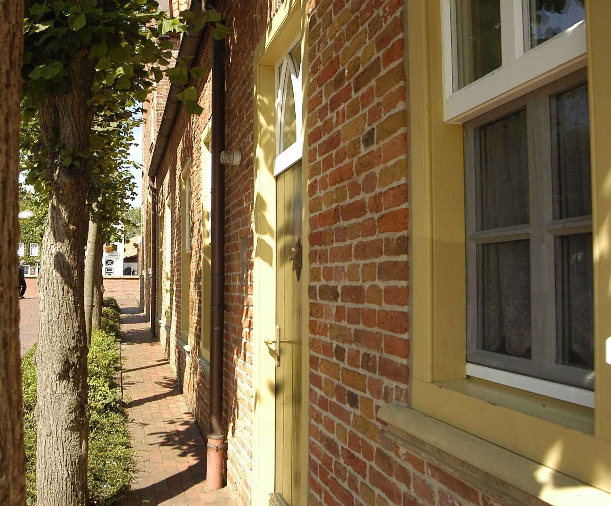 Amtmannshaus Greetsiel Apartment Екстериор снимка